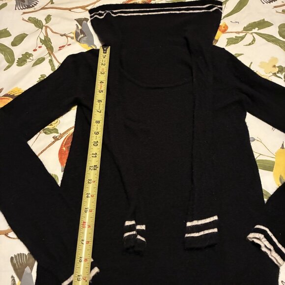 Blk long sleeve sailor collar sweater - size Small preloved - Picture 4 of 6